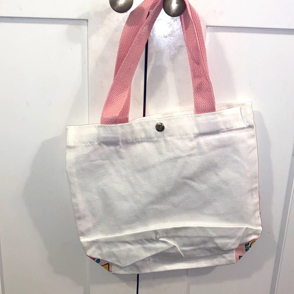 Hello Kitty canvas bag hello Kitty having a picnic brand new - Picture 2 of 3